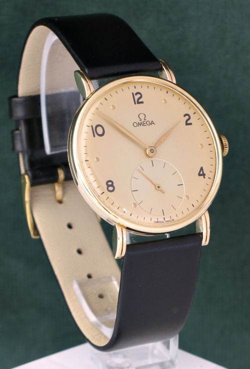 fig 1. RARE SOLID 14CT GOLD OMEGA 30T2 MENS WATCH C1947-48