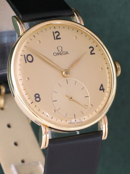 fig 2. RARE SOLID 14CT GOLD OMEGA 30T2 MENS WATCH C1947-48