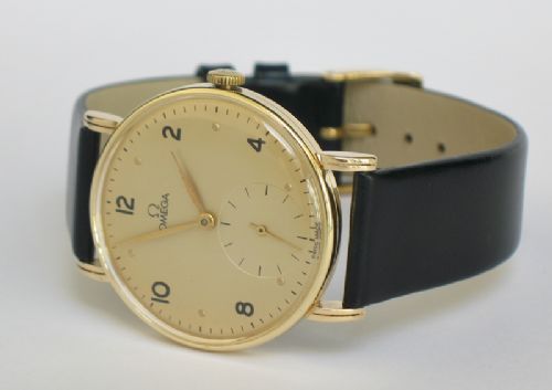 fig 5. RARE SOLID 14CT GOLD OMEGA 30T2 MENS WATCH C1947-48