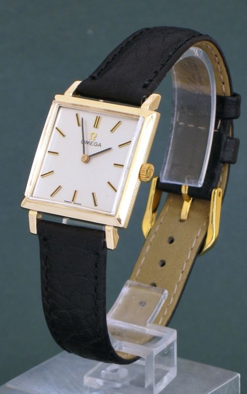 Stunning Solid 9ct Gold Omega Mens Watch