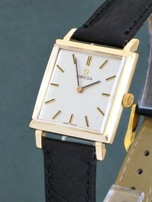 fig 2. STUNNING SOLID 9CT GOLD OMEGA MENS WATCH