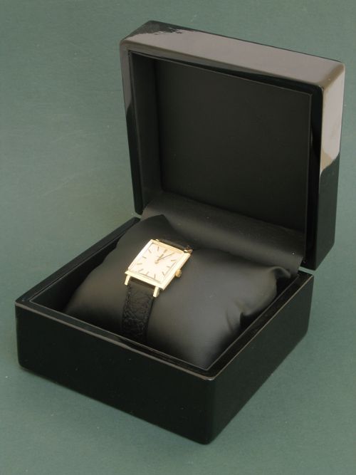 fig 7. STUNNING SOLID 9CT GOLD OMEGA MENS WATCH