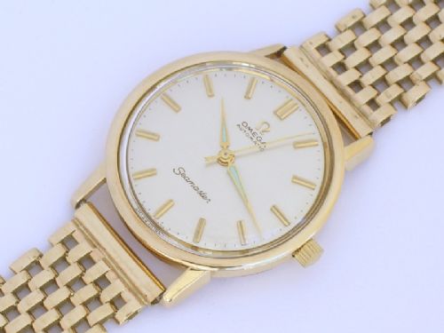 fig 6. RARE SOLID 9ct GOLD OMEGA SEAMASTER AUTOMATIC CALIBRE 552 MENS WATCH