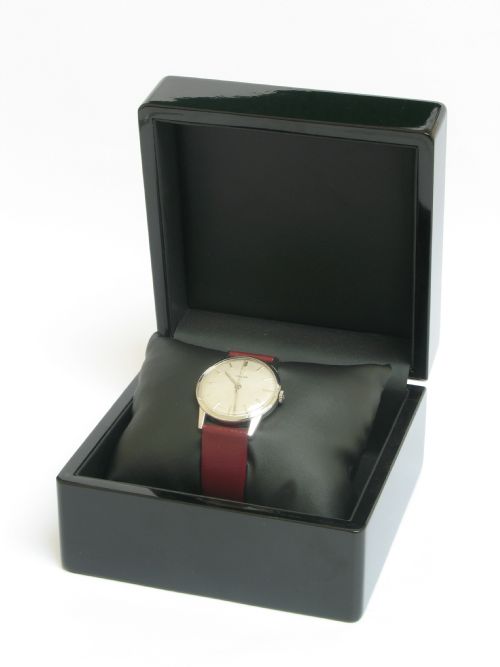 fig 7. SUPERB OMEGA CALIBRE 286 MENS WATCH