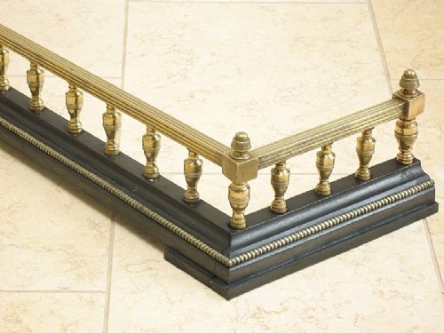 fig 1. SUPERB HEAVY EARLY 19TH CENTURY BRASS AND CAST IRON FIRE FENDER