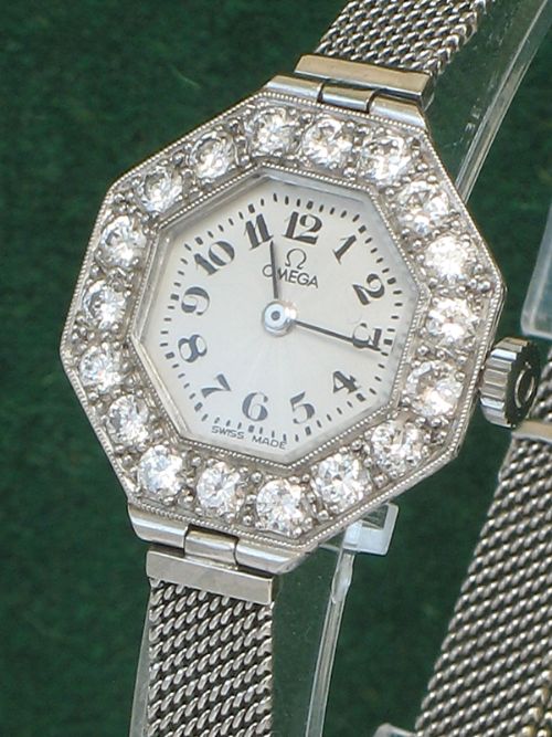 fig 3. STUNNING PLATINUM AND DIAMOND ART DECO LADIES COCKTAIL WATCH C1935