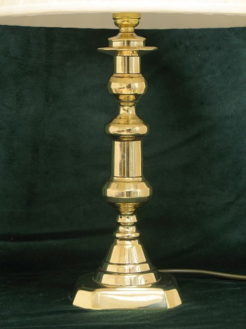 fig 1. BEAUTIFUL VICTORIAN SOLID BRASS DESK OR TABLE LAMP C1890
