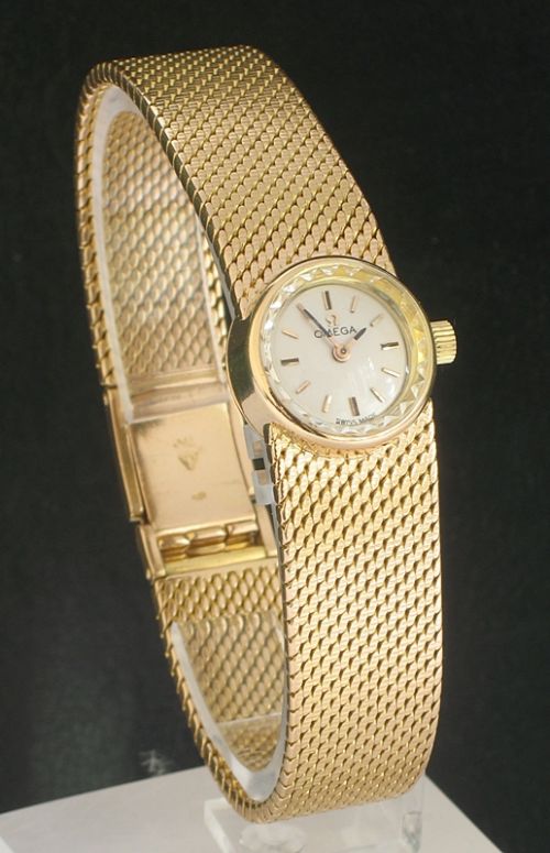 fig 1. STUNNING HEAVY SOLID 18CT GOLD OMEGA LADYMATIC COCKTAIL WATCH C1960