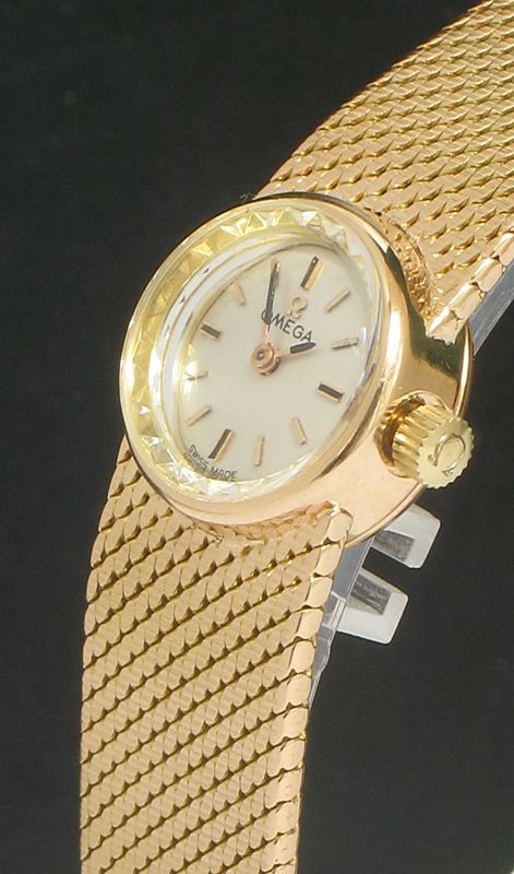 fig 2. STUNNING HEAVY SOLID 18CT GOLD OMEGA LADYMATIC COCKTAIL WATCH C1960