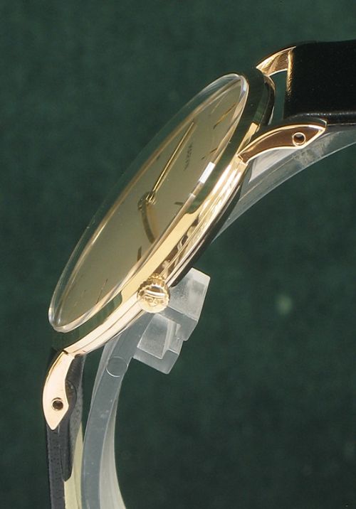fig 3. STUNNING SOLID 9CT GOLD MARVIN MENS WATCH