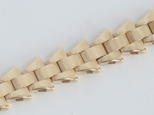 fig 5. LOVELY SOLID 9CT GOLD JEAGER-LECOULTRE BACKWIND LADIES COCKTAIL WATCH