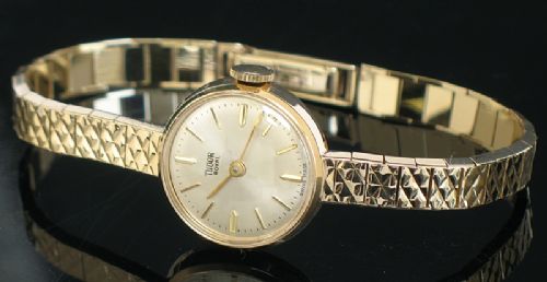 Exquisite Solid 9ct Gold Rolex Tudor Royal Ladies Cocktail Watch