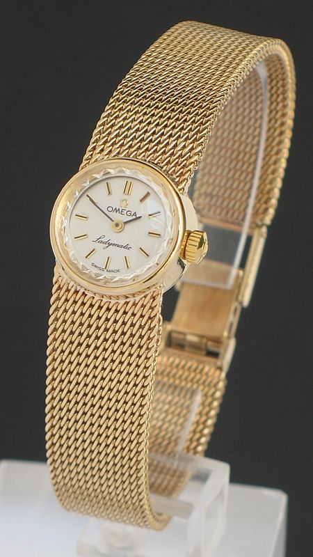 Beautiful Solid 9ct Gold Omega Ladymatic Ladies Cocktail Watch