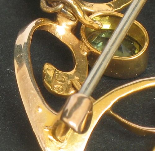 fig 3. BEAUTIFUL SOLID 9CT GOLD PERIODT AND SEED PEARL PENDANT BROOCH C1890