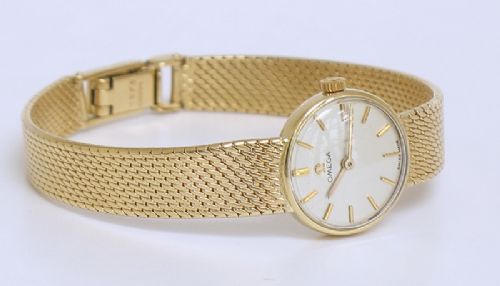 fig 8. STUNNING SOLID 18CT GOLD LADIES OMEGA COCKTAIL WATCH