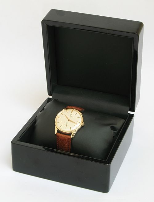 fig 7. SUPERB COMPLETELY ORIGINAL SOLID 9CT GOLD OMEGA CALIBRE 269 MENS WATCH