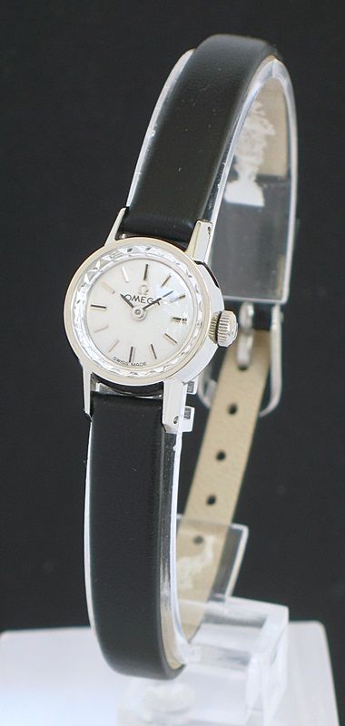 Exquisite Solid 18ct White Gold Omega Ladies Cocktail Watch