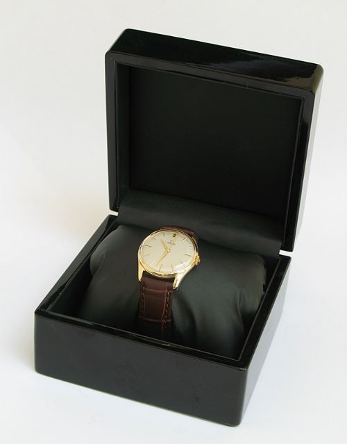 fig 6. SUPERB SOLID 9CT GOLD OMEGA CALIBRE 285 MENS WATCH