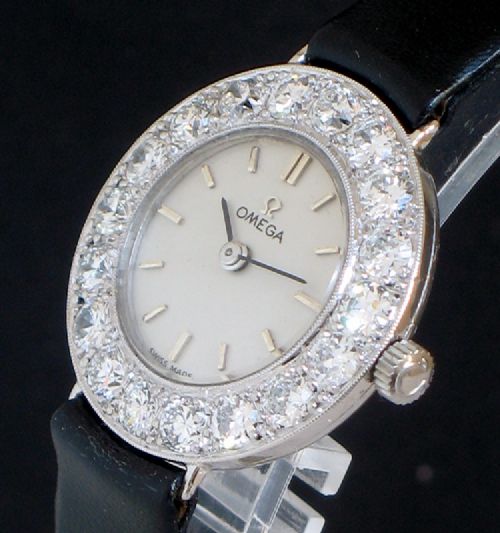 fig 4. STUNNING OMEGA PLATINUM AND 4CTS OF DIAMONDS LADIES ART DECO COCKTAIL WATCH