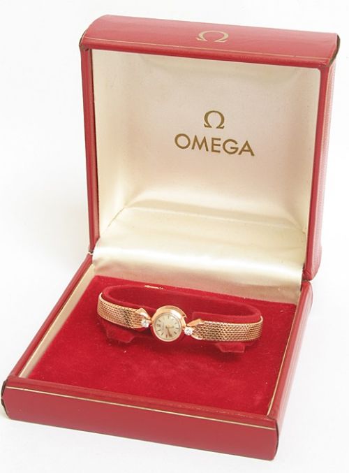 fig 12. BEAUTIFUL RARE OMEGA SOLID 18CT ROSE GOLD BACKWINDER LADIES WATCH