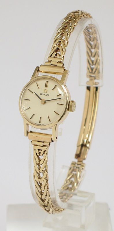 Beautiful Solid 9ct Gold Ladies Omega Cocktail Watch C1958