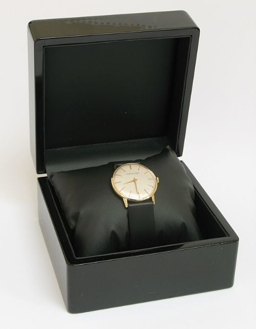 fig 9. STUNNING SOLID 18CT GOLD GIRARD PERREGAUX MENS SLIMLINE DRESS WATCH