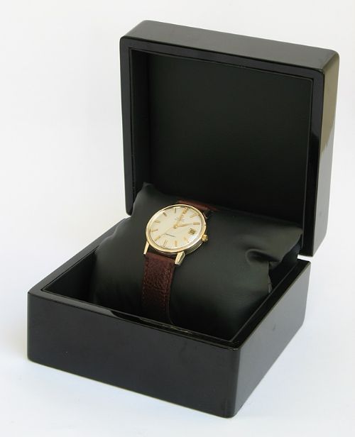 fig 9. SUPERB SOLID 9CT GOLD OMEGA SEASMASTER AUTOMATIC WITH DATE MENS WATCH