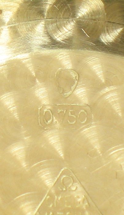 fig 8. RARE SOLID 18CT GOLD OMEGA AUTOMATIC BUMPER MENS WATCH C1952-53
