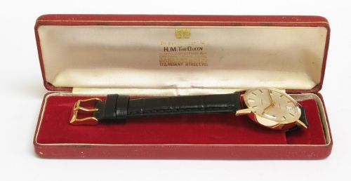 fig 8. STUNNING SOLID 9CT GOLD GARRARD AUTOMATIC MENS WATCH WITH BOX AND PAPERS