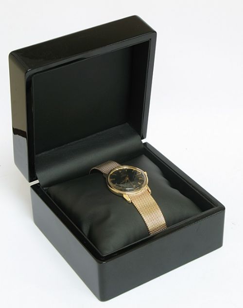 fig 8. SOLID 9CT GOLD OMEGA SEAMASTER AUTOMATIC MENS WATCH