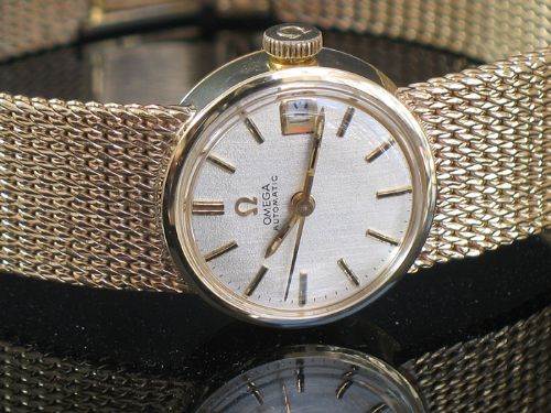 fig 4. STUNNING MINT CONDITION SOLID 9CT GOLD OMEGA LADYMATIC LADIES COCKTAIL WATCH