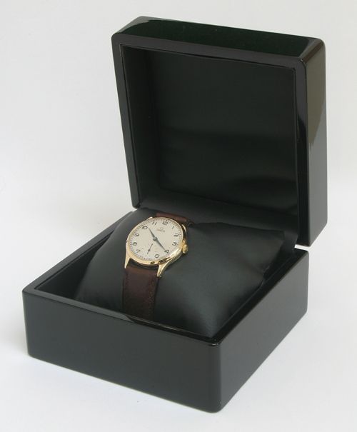 fig 7. OMEGA CALILBRE 266 SOLID 9CT GOLD MENS WATCH C1955