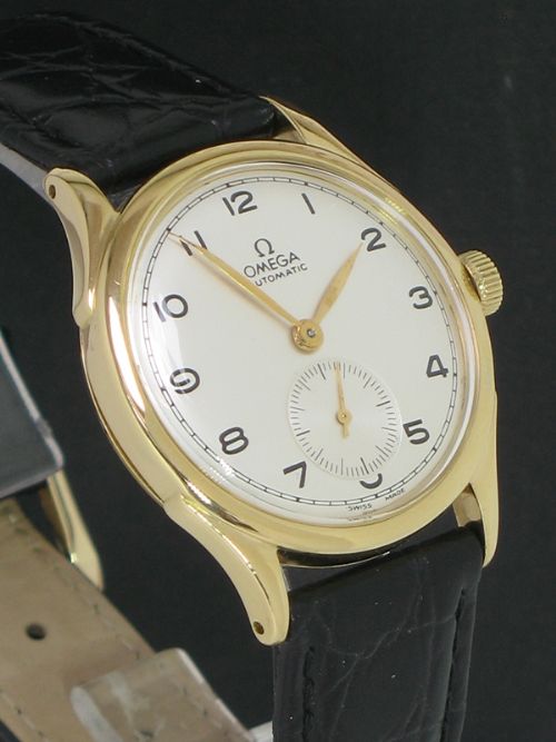 fig 4. RARE SOLID 18CT GOLD OMEGA AUTOMATIC BUMPER CAL 28.10RAPC MENS VINTAGE WATCH C1945