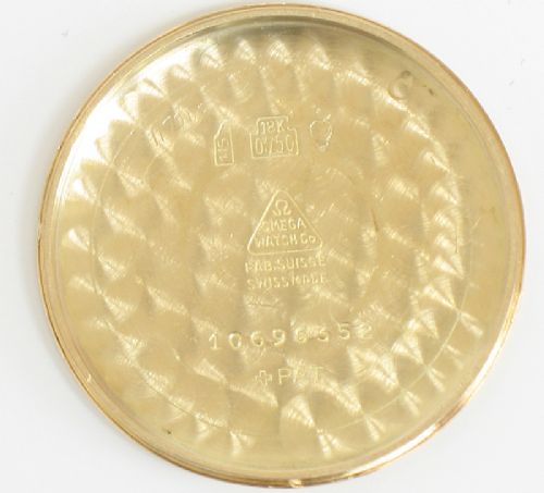 fig 6. RARE SOLID 18CT GOLD OMEGA AUTOMATIC BUMPER CAL 28.10RAPC MENS VINTAGE WATCH C1945