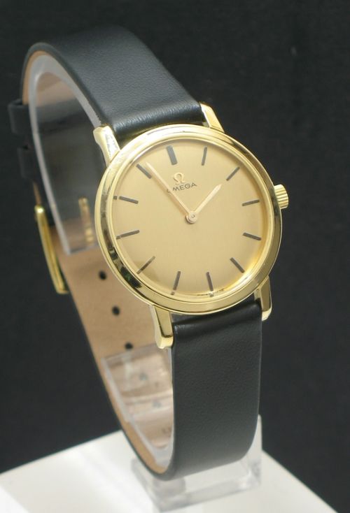 fig 5. BEAUTIFUL LARGE DIAL SOLID 18CT GOLD VINTAGE OMEGA LADIES WATCH