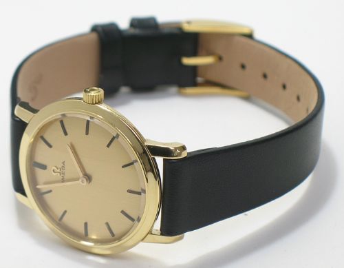 fig 6. BEAUTIFUL LARGE DIAL SOLID 18CT GOLD VINTAGE OMEGA LADIES WATCH