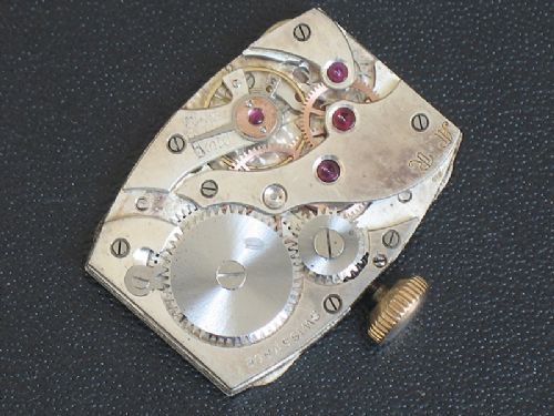 fig 4. WONDERFUL FULLY RESTORED SOLID 9CT GOLD AUDAX ART DECO WATCH C1939