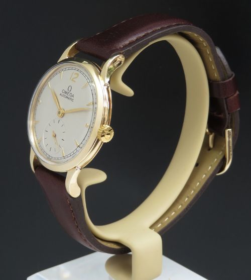 fig 3. SUPERB SOLID 9CT GOLD OMEGA AUTOMATIC BUMPER MENS VINTAGE WATCH C1948