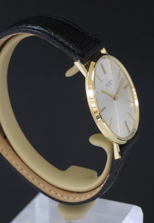 fig 2. SOLID 18CT GOLD UNIVERSAL GENEVE ULTRA SLIM DRESS WATCH C1964