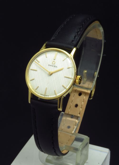 Wonderful Solid 18ct Gold Omega Ladies Cocktail Watch C1964