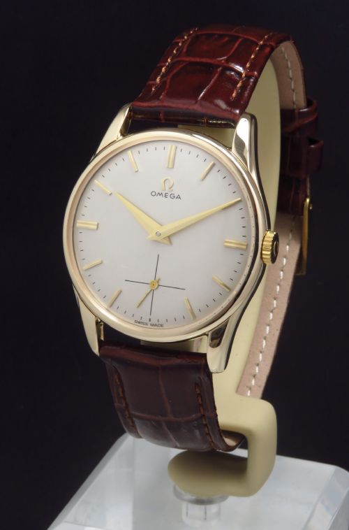 Wonderful Solid 9ct Gold Omega Calibre 269 Mens Vintage Watch C1965