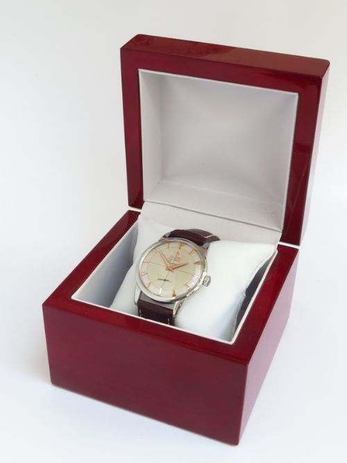 fig 6. OMEGA GENEVE AUTOMATIC CALIBRE 491 MENS VINTAGE WATCH C1959
