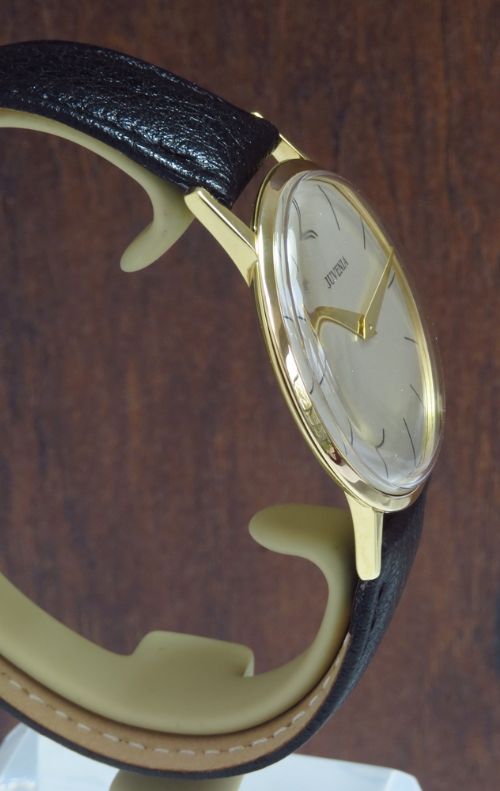 fig 2. STUNNING SOLID 18CT 18K GOLD JUVENIA ULTRA SLIM DRESS WATCH C1963