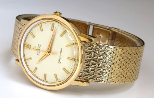 fig 4. ORIGNAL SOLID 9CT GOLD OMEGA SEAMASTER AUTOMATIC CALIBRE 552 MENS VINTAGE WATCH WITH BOX AND PAPERWORK C1966