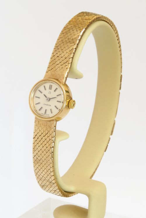 Lovely Mint Condition Solid 9ct Gold Omega Ladies Cocktail Watch with Box C1965