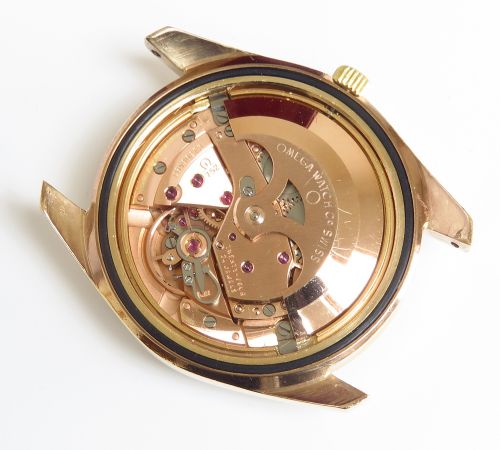 fig 3. STUNNING SOLID 9CT GOLD OMEGA SEAMASTER DAY DATE OVERSIZE MENS VINTAGE WATCH C1968
