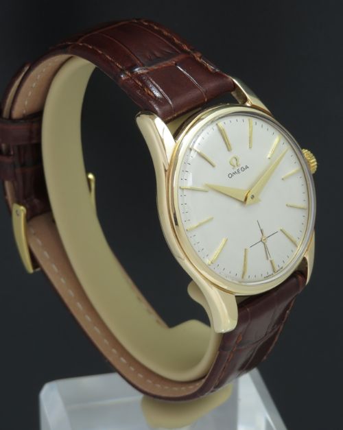 fig 3. SOLID 9CT GOLD OMEGA CALIBRE 267 WITH BOX AND PAPERS C1960-61