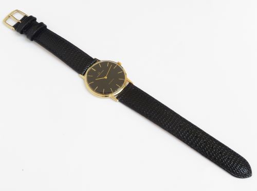 fig 2. SOLID 18CT 18K UNIVERSAL GENEVE AUTOMATIC CAL 66 MENS VINTAGE WATCH C1966
