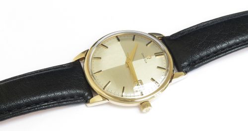 fig 5. STUNNING SOLID 9CT GOLD OMEGA CALIBRE 610 WITH HARLEQUIN DIAL c1964