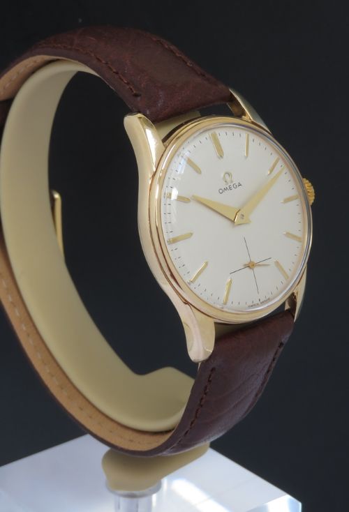 fig 2. SUPERB SOLID 9CT GOLD OMEGA CALIBRE 268 MENS VINTAGE WATCH C1963